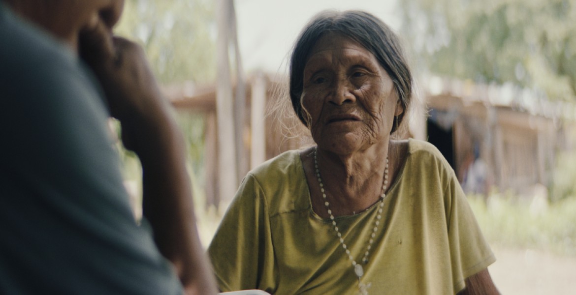 Arami Ullón, directora de “Apenas el sol”, documental que denuncia la discriminación indígena en Paraguay